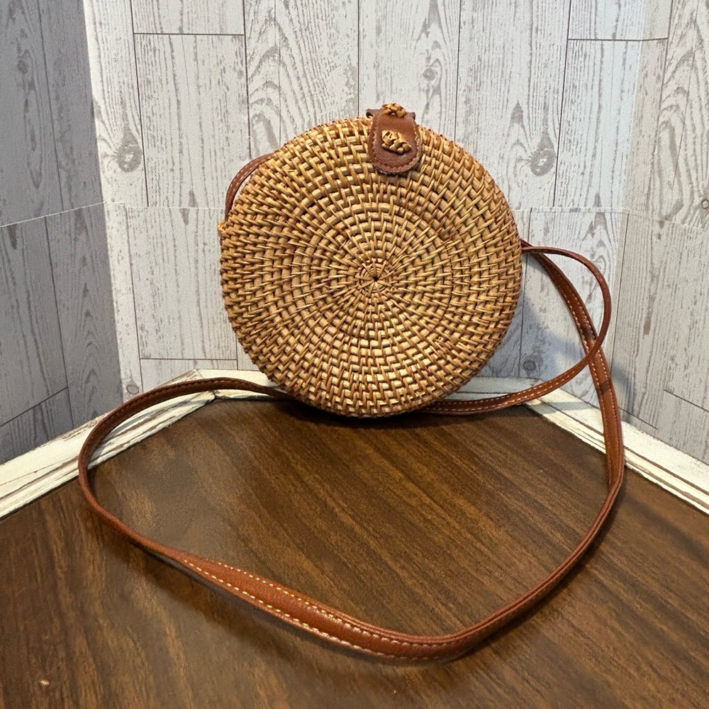 Round Rattan Crossbody Bag
